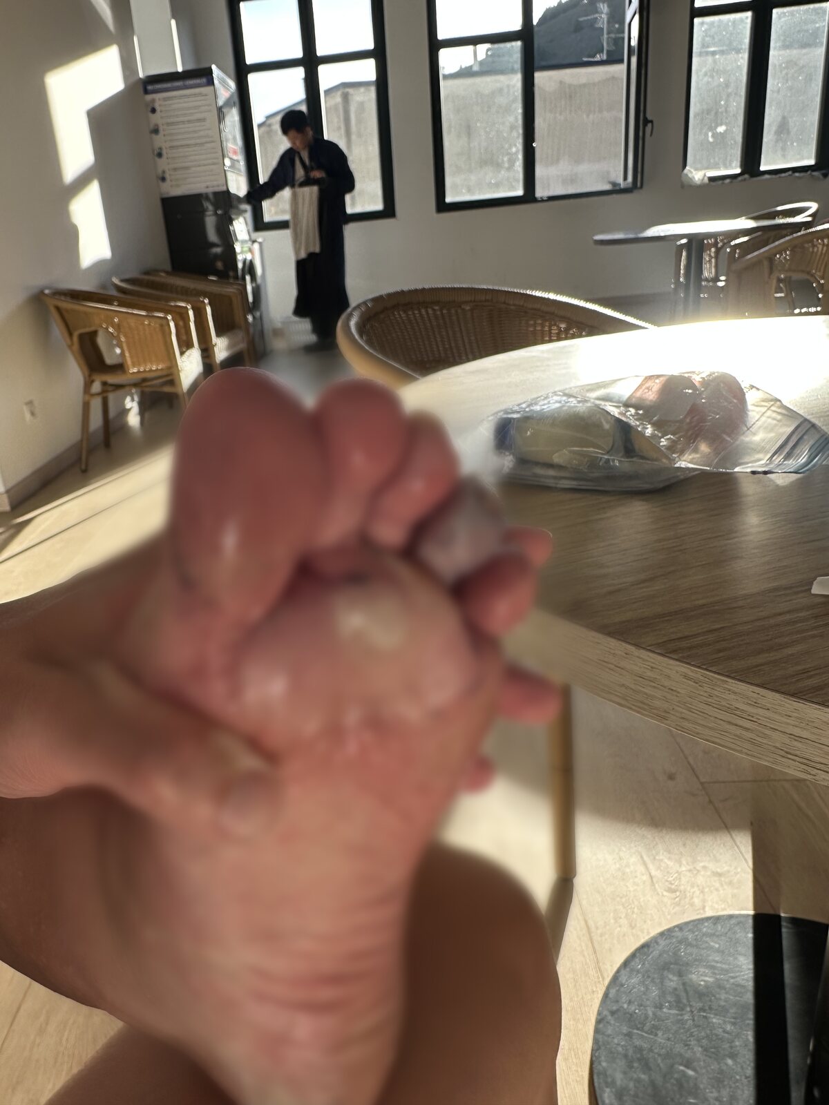 腳底的水泡（已模糊處理）