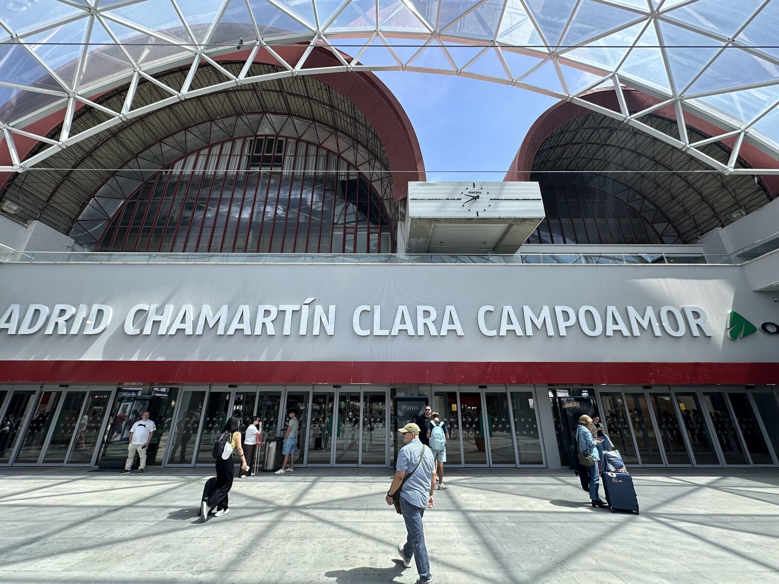 換車點：Madrid Chamartín Clara Campoamor